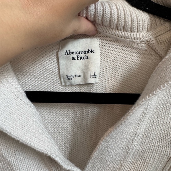 Abercrombie Cream Notch Neck Sweater - Picture 2 of 3